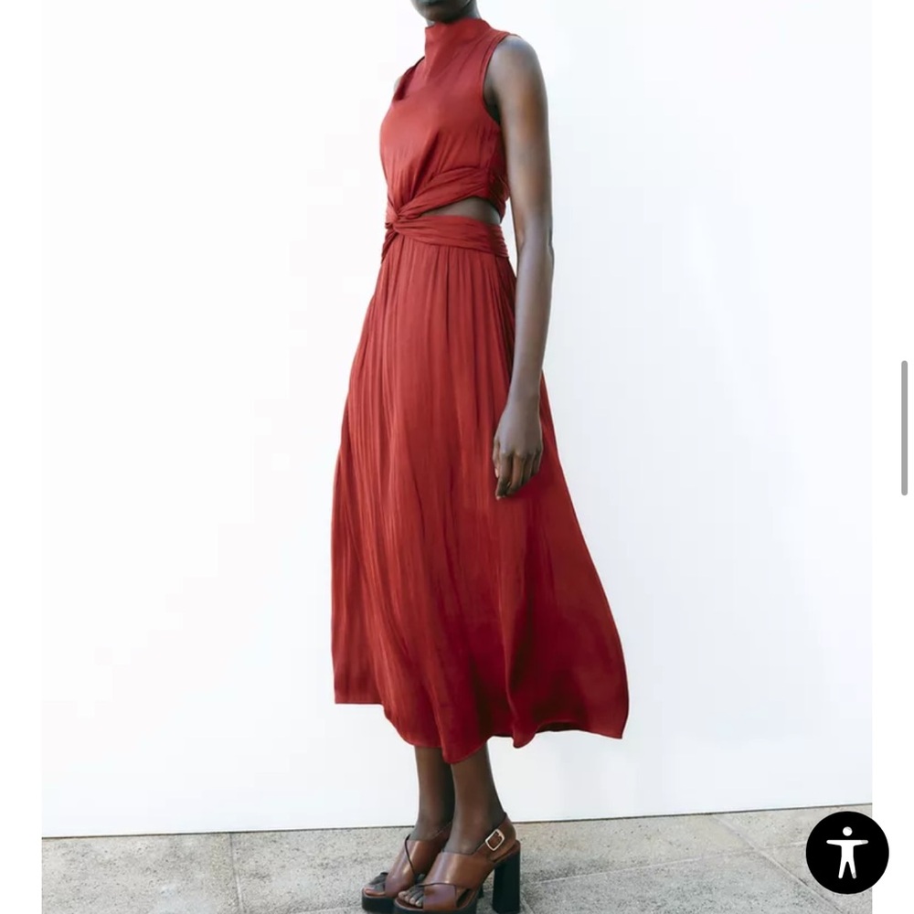 Elegant Red Sleeveless Gown